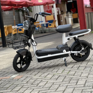 SCOOTER ELETRICA MOTOR 350W CHUMBO BRANCO/PRETO